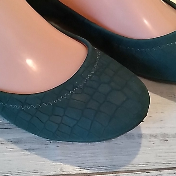 Lucky Brand 6.5 ballerina slippers - Picture 2 of 7